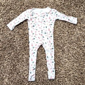 EUC Dreamland Baby zipper sleeper 6-9 months